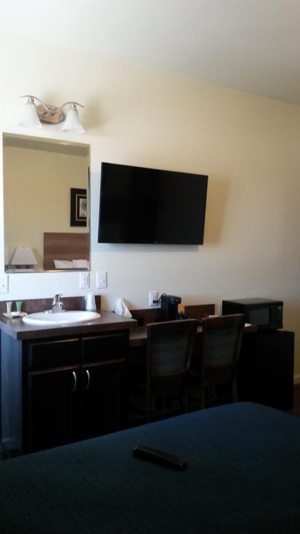 Barons Lodge Killdeer Habitación foto